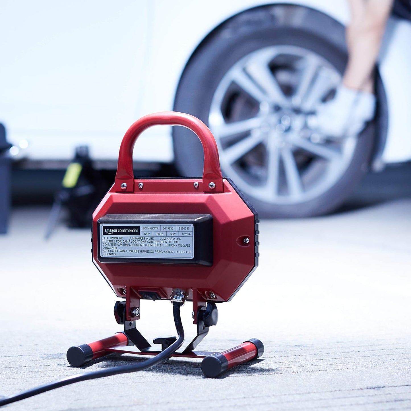 AmazonCommercial 2000LM LED Work Light 120V 30W 4000K Cool White 50,000H UL