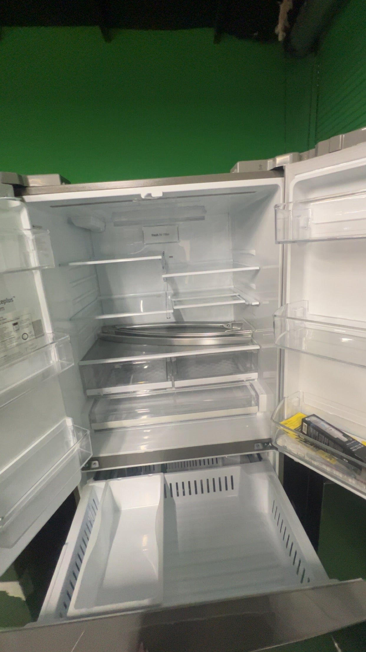 28 cu.ft. Smart wi-fi Enabled French Door Refrigerator