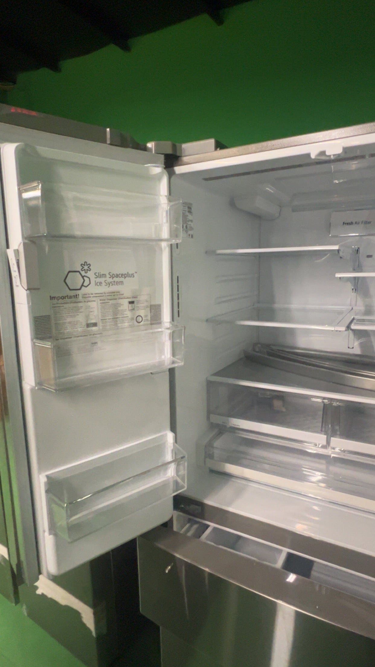 28 cu.ft. Smart wi-fi Enabled French Door Refrigerator